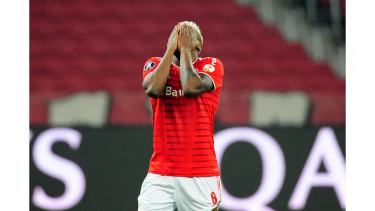 Getty Images- Edenílson, volante do Inter