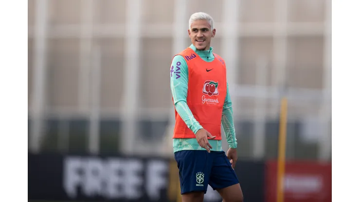 Foto: (Lucas Figueiredo/CBF) - Pedro, do Flamengo, ficou toda a estreia da Seleção Brasileira na Copa do Mundo no banco de reservas