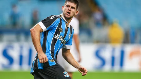 PORTO ALEGRE, BRAZIL – MAY 5: Walter Kannemann of Gremio celebrates their forth goal during the match between Gremio and Fluminense, as part of Brasileirao Series A 2019, at Arena do Gremio on May 5, 2019, in Porto Alegre, Brazil. (Photo by Lucas Uebel/Getty Images)