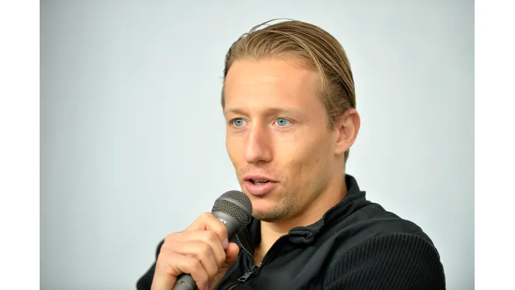 (Photo by Marco Rosi/Getty Images)- Lucas Leiva