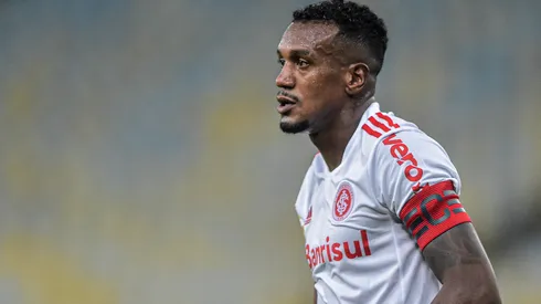 Foto: Thiago Ribeiro/AGIF – Edenilson deve deixar o Internacional