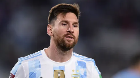 (Photo by Marcelo Endelli/Getty Images)- Lionel Messi