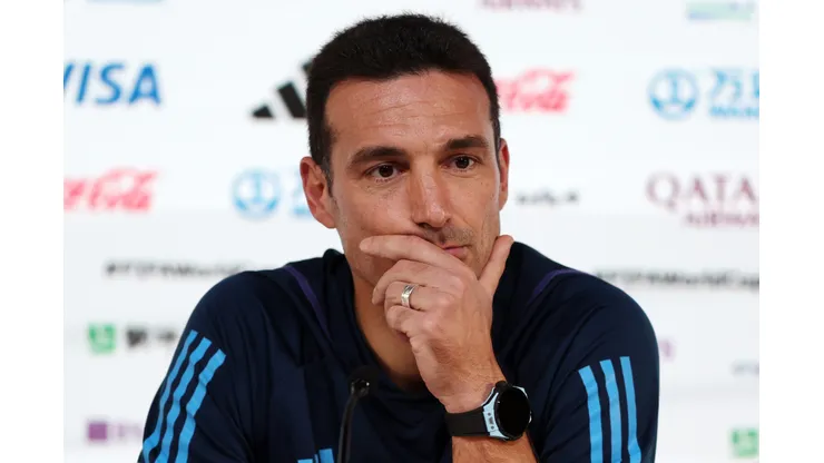 Photo by Mohamed Farag/Getty Images - Scaloni faz mistério na escalação da Argentina para Copa