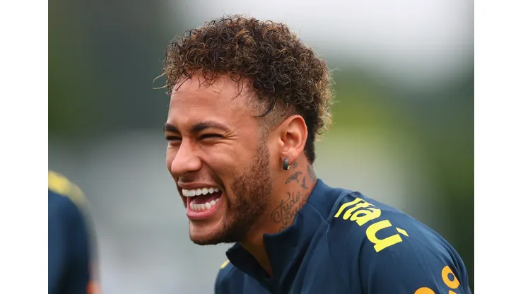 (Photo by Clive Rose/Getty Images)- Neymar