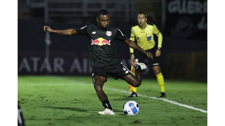 Diogo Reis/AGIF- Ramon, lateral-esquerdo do Flamengo durante sua passagem pelo Red Bull Bragantino
