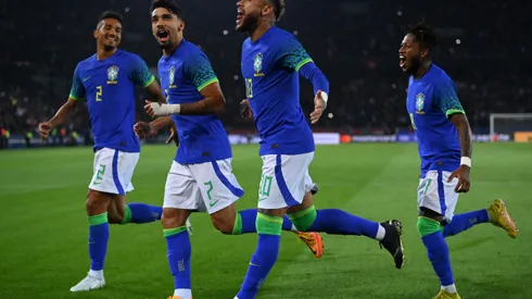Justin Setterfield/ Getty Images- Neymar e os caompaheiros de Seleção Brasileira
