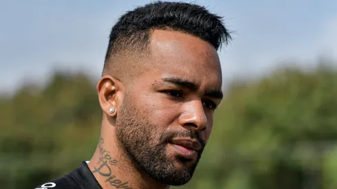 Foto: Thiago Ribeiro/AGIF - Alex Teixeira vive momento de indefinição no Vasco