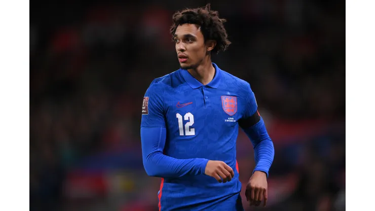 Foto: (Laurence Griffiths/Getty Images) - Alexander-Arnold foi uma das escolhas de Roberto Carlos para defender a Seleção Brasileira na Copa do Mundo no Catar