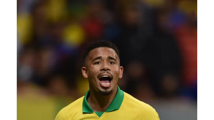 Foto: Andre Borges/AGIF - Jesus enfrenta o reforço desejado pelo Vasco na Premier League.