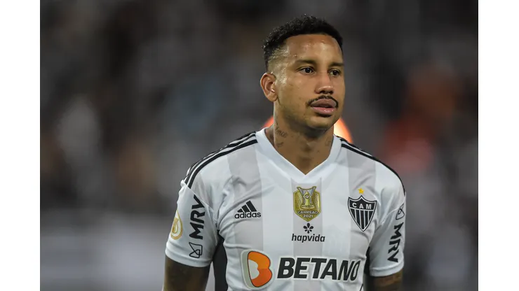 Foto: (Thiago Ribeiro/AGIF) - Jair atraiu o interesse do mercado ao terminar 2022 em baixa no Atlético