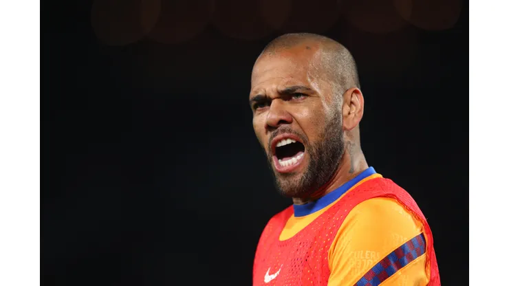 Photo by Jason McCawley/Getty Images - Entrada de Daniel Alves em titular do Flamengo viraliza na web
