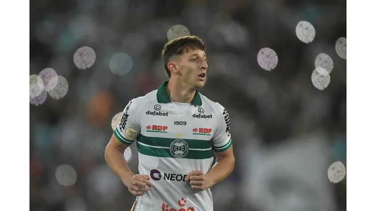 Foto: Thiago Ribeiro/AGIF - Coritiba pretende manter Galarza para 2023