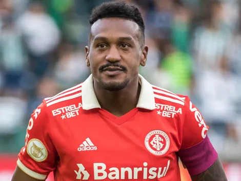 Barcellos 'dá um pontapé no mistério' e manda o papo sobre futuro de Edenílson e +1 no Internacional 