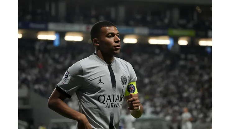 Koji Watanabe/ Getty Images- Kylian Mbappé, atacante do PSG