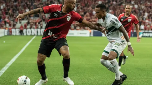 Foto: (Robson Mafra/AGIF) – Athletico e Coritiba se enfrentarão pela primeira vez em 2023 na 5ª rodada do Paranaense