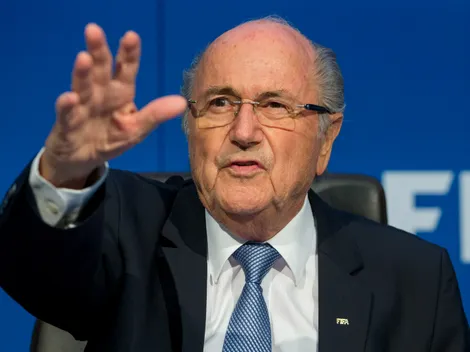 Ex-presidente da Fifa, Blatter 'bate no peito' e dispara contra Copa no Catar