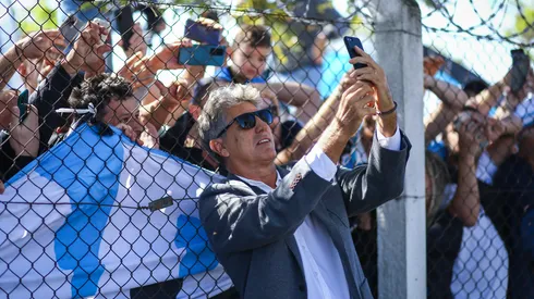 Foto: (Lucas Uebel/Grêmio FBPA) – A permanência de Renato Portaluppi no Grêmio para 2023 divide a opinião da torcida