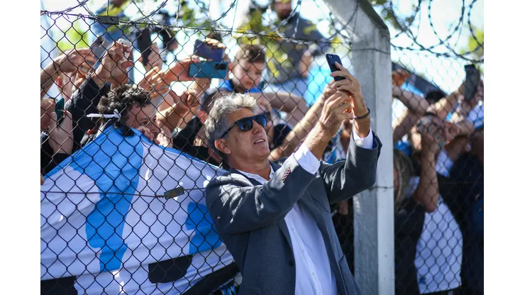 Foto: (Lucas Uebel/Grêmio FBPA) - A permanência de Renato Portaluppi no Grêmio para 2023 divide a opinião da torcida