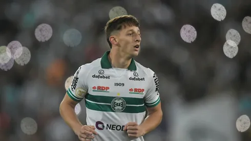 Foto: Thiago Ribeiro/AGIF- Jogador não deve ser mais utilizado no Coxa