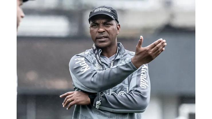 Foto: (Ivan Storti/Santos FC) - Orlando Ribeiro foi obrigado a mexer na escalação do Santos para o jogo contra o Avaí