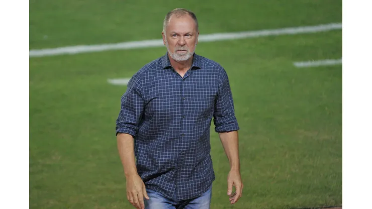 BA - Salvador - 07/10/2020 - BRASILEIRO A 2020, BAHIA X VASCO - Mano Menezes tecnico do Bahia durante partida contra o Vasco no estadio Pituacu pelo campeonato Brasileiro A 2020. Foto: Jhony Pinho/AGIF