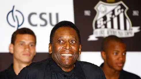 Foto: (Ricardo Saibun/Divulgação Santos FC) – O Santos estuda aposentar a camisa 10 após o falecimento de Pelé
