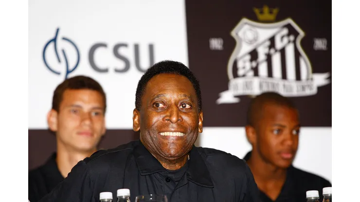 Foto: (Ricardo Saibun/Divulgação Santos FC) - O Santos estuda aposentar a camisa 10 após o falecimento de Pelé