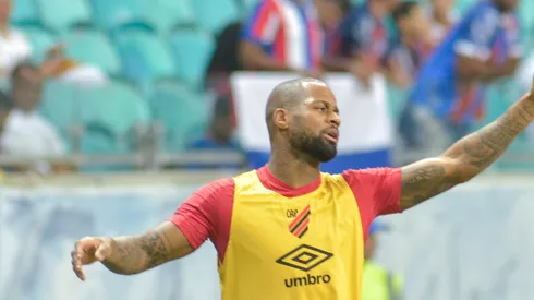 Foto: (Jhony Pinho/AGIF) – Dedé pensa em pendurar as chuteiras