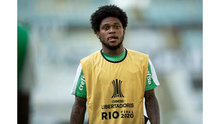 Foto: (Jorge Rodrigues/AGIF) - Luiz Adriano, ex-Palmeiras, tem o interesse em encerrar a carreira no Internacional