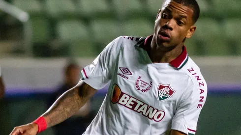 Foto: (Fernando Moreno/AGIF) – Caio Paulista não deve ser o único a deixar o Fluminense