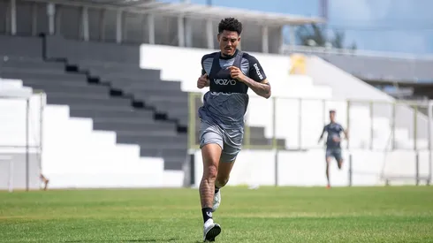 Foto: (Felipe Santos/CearaSC.com) – Willian Formiga é um dos reforços do Ceará para 2023