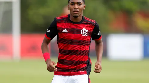Foto: Gilvan de Souza/Flamengo - Jovem é um dos grandes nomes da base