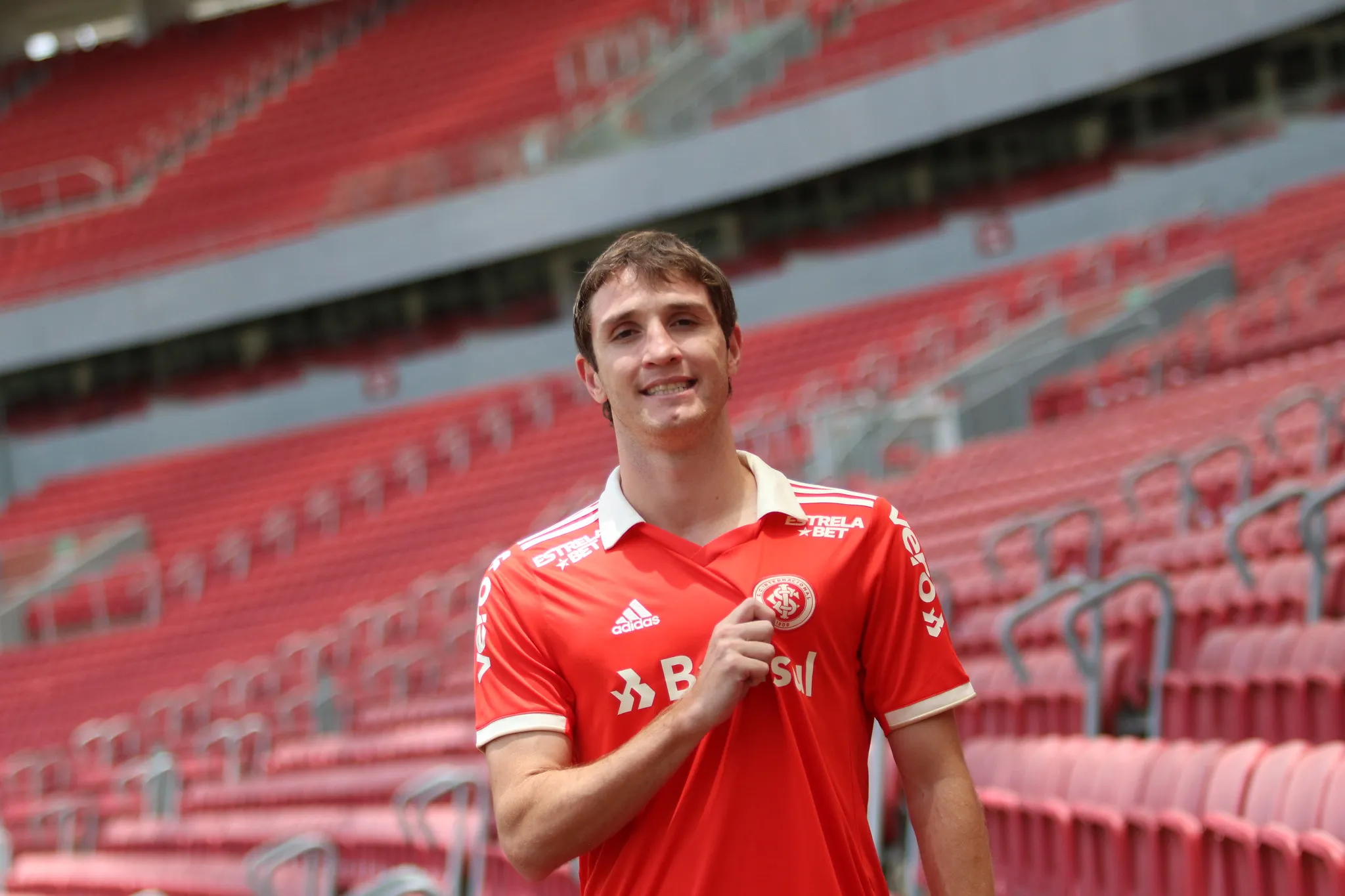 Mário Fernandes vai jogar no Internacional em 2023