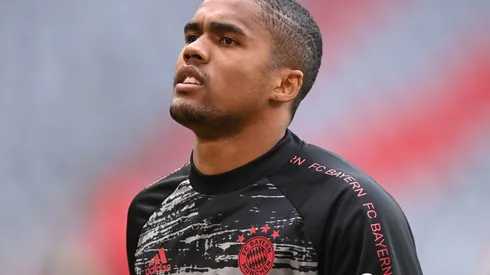(Photo by Lukas Barth-Tuttas - Pool/Getty Images) - Douglas Costa pode voltar ao Brasil.