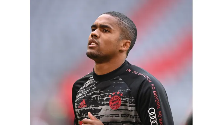 (Photo by Lukas Barth-Tuttas - Pool/Getty Images) - Douglas Costa pode voltar ao Brasil.