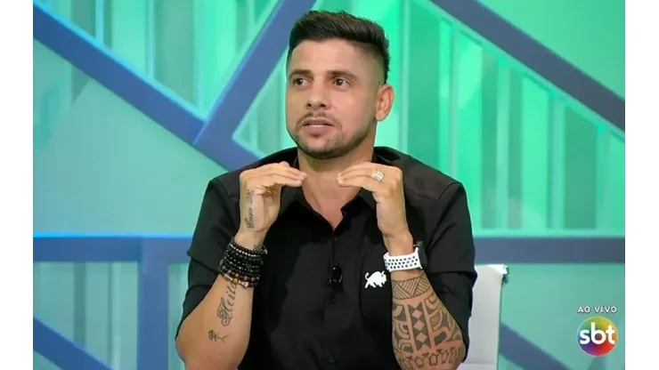 Foto: Reprodução/SBT - Cicinho provoca Flamengo e agita web