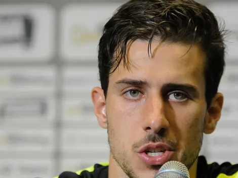 Torcida do Vasco fica 'maluca da cabeça' com possível chegada de Helton Leite 