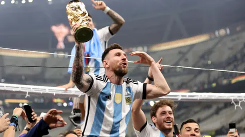 Clive Brunskill/ Getty Images- Seleção da Argentina comemorando o título no Qatar