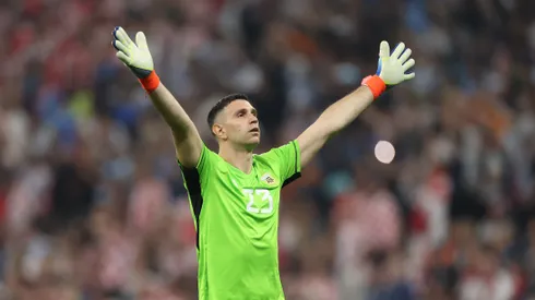 Foto: (Lars Baron/Getty Images) – Emiliano Martínez é uma das esperanças da Argentina para a final da Copa do Mundo, tanto dentro, quanto fora de campo