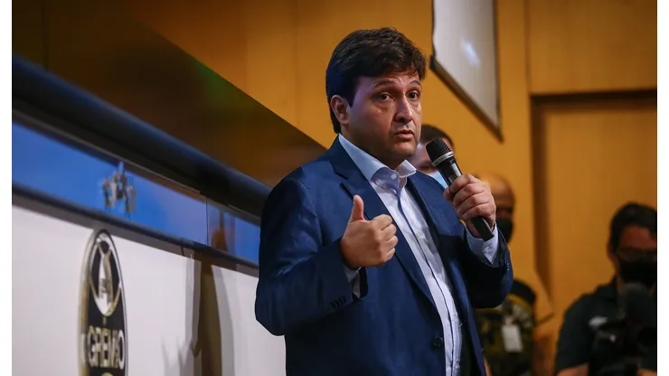 Foto: (Lucas Uebel/Grêmio FBPA) - Alberto Guerra, presidente do Grêmio, descartou a chegada de um reforço