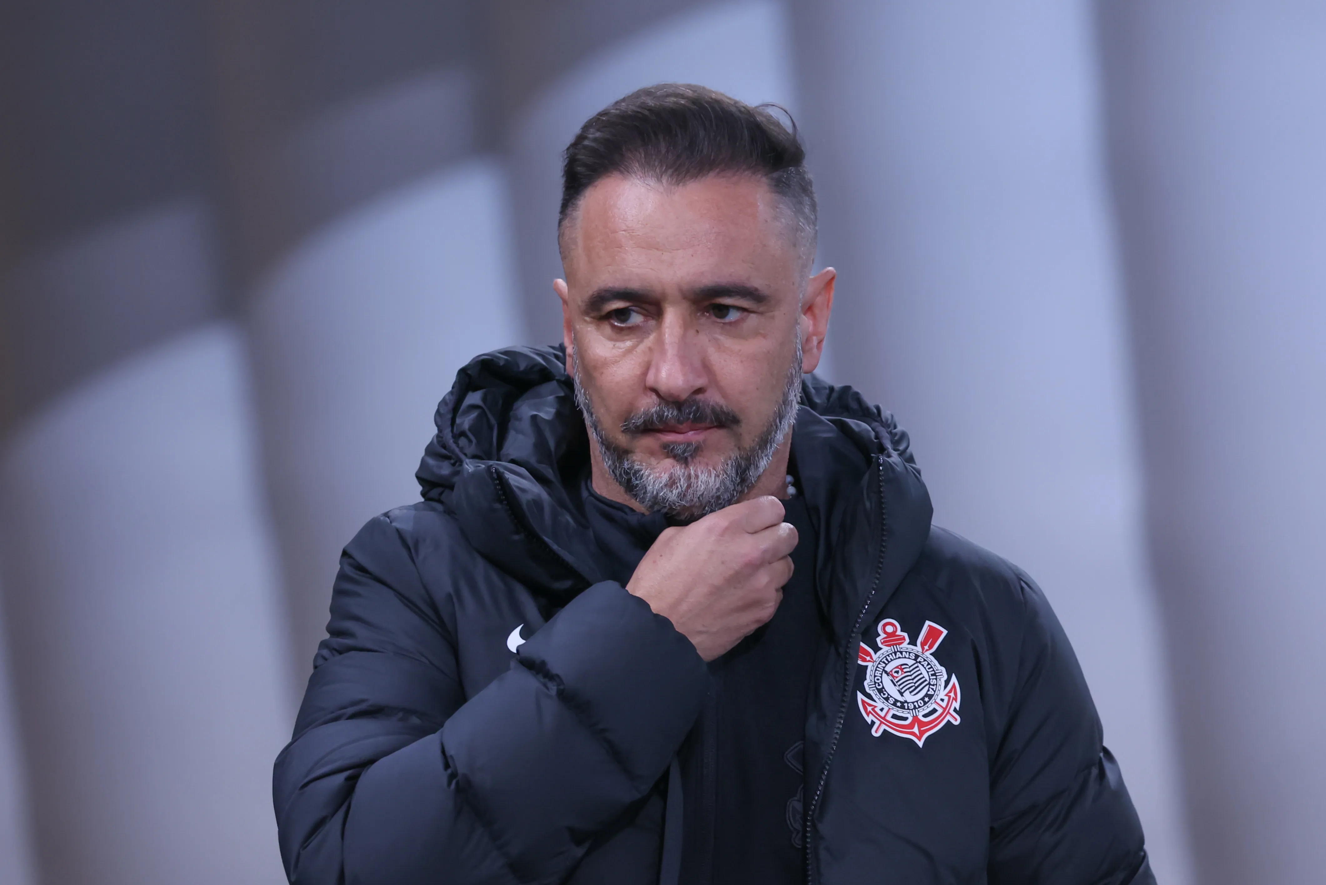Foto: Marcello Zambrana/AGIF – Vitor Pereira deixou o Corinthians e foi para o Flamengo
