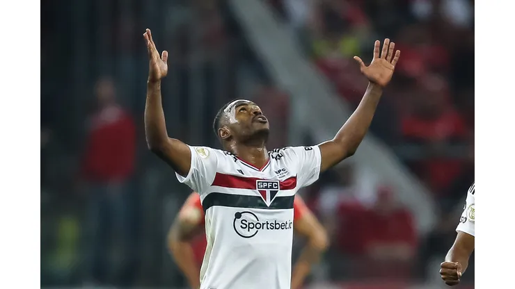 Foto: (Pedro H. Tesch/AGIF) - Nikão deve deixar o São Paulo em definitivo