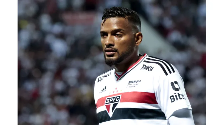 Foto: Marcello Zambrana/AGIF - Reinaldo deixou o São Paulo e acertou com o Grêmio