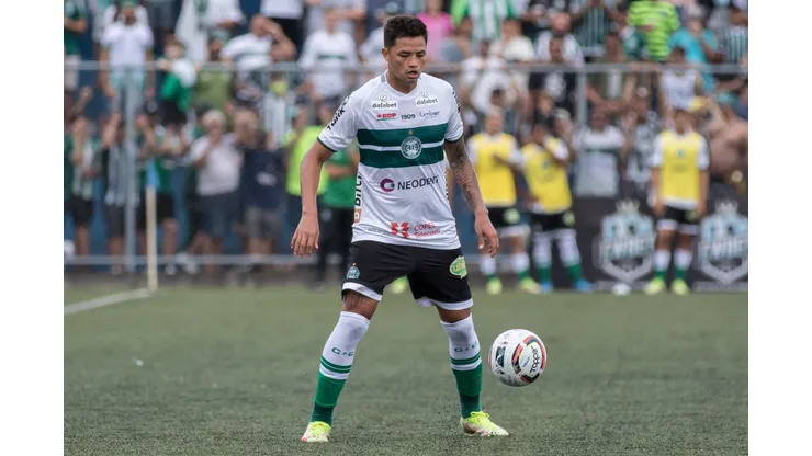 Robson Mafra/AGIF- Val, volante do Coritiba