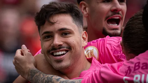 Foto: (Maxi Franzoi/AGIF) – Uma transferência de Mauricio, do Internacional, pode render um valor milionário ao Cruzeiro
