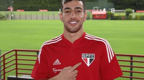 Foto: Rubens Chiri e Miguel Schincariol / saopaulofc – São Paulo acertou a contratação de Pedrinho