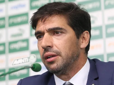 Vasco trava 'queda de braço' com Abel por atacante de R$ 38 milhões