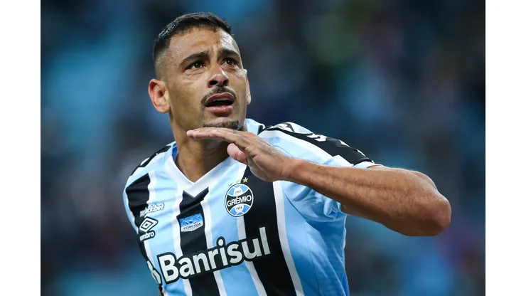 Foto: Pedro H. Tesch/AGIF - Diego Souza renovou com o Grêmio por mais seis meses