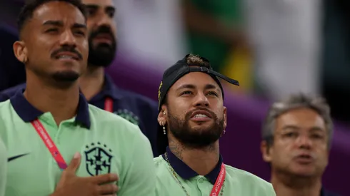 Richard Heathcote/ Getty Images- Neymar e Danilo, jogadores da Seleção