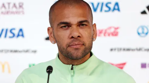 Foto: (Mohamed Farag/Getty Images) – Daniel Alves foi exaltado por um ex-companheiro de Seleção Brasileira